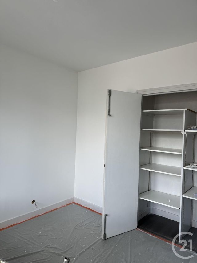 Appartement F3 à louer - 3 pièces - 50.0 m2 - MONTLUCON - 03 - AUVERGNE - Century 21 Pasquet Immobilier