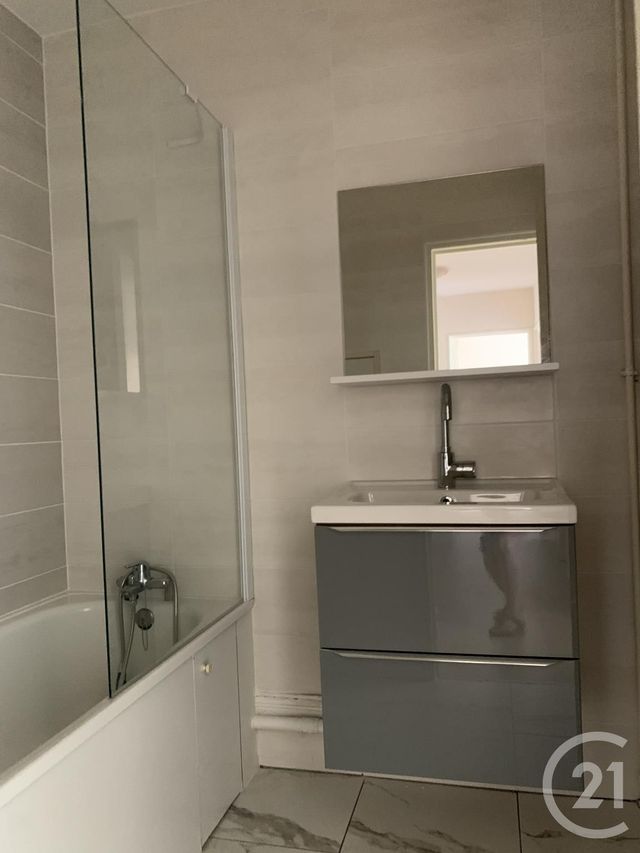 Appartement F2 à louer - 2 pièces - 51.36 m2 - MONTLUCON - 03 - AUVERGNE - Century 21 Pasquet Immobilier