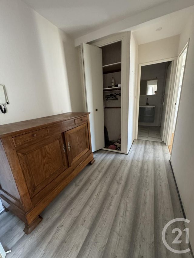 Appartement F2 à louer - 2 pièces - 51.36 m2 - MONTLUCON - 03 - AUVERGNE - Century 21 Pasquet Immobilier