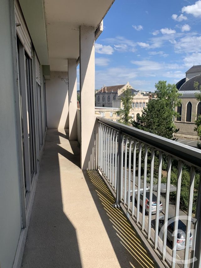 Appartement F2 à louer - 2 pièces - 51.36 m2 - MONTLUCON - 03 - AUVERGNE - Century 21 Pasquet Immobilier