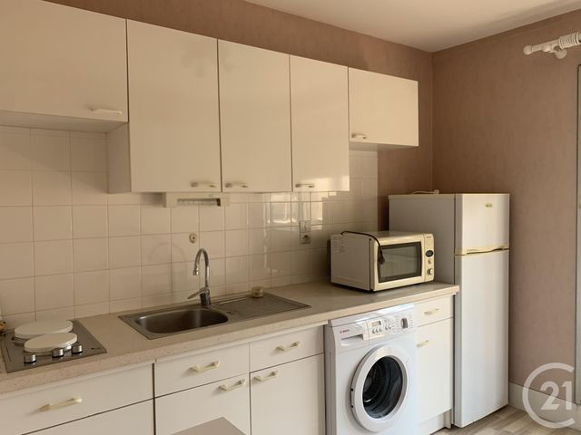 Appartement F2 à louer - 2 pièces - 51.36 m2 - MONTLUCON - 03 - AUVERGNE - Century 21 Pasquet Immobilier