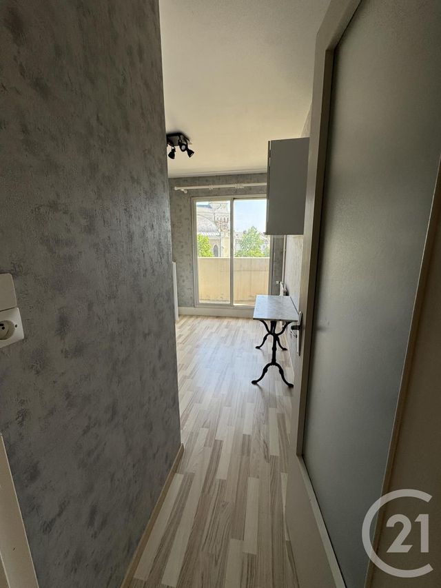 Appartement F2 à louer - 2 pièces - 51.36 m2 - MONTLUCON - 03 - AUVERGNE - Century 21 Pasquet Immobilier