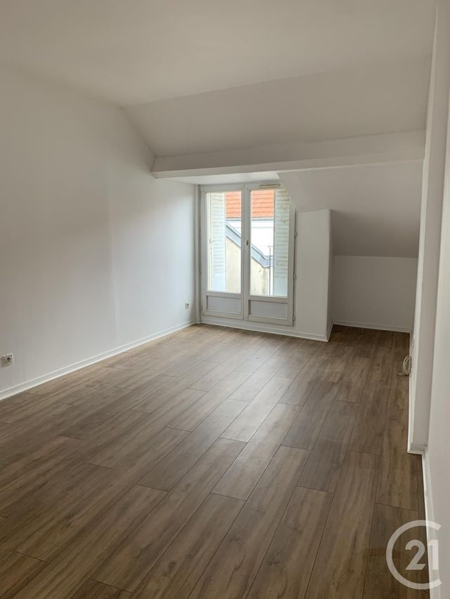 Appartement F3 à louer - 3 pièces - 54.0 m2 - MONTLUCON - 03 - AUVERGNE - Century 21 Pasquet Immobilier