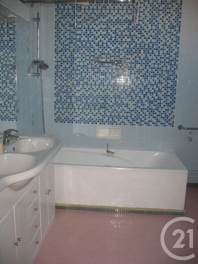 maison à louer - 3 pièces - 128.0 m2 - MONTLUCON - 03 - AUVERGNE - Century 21 Pasquet Immobilier