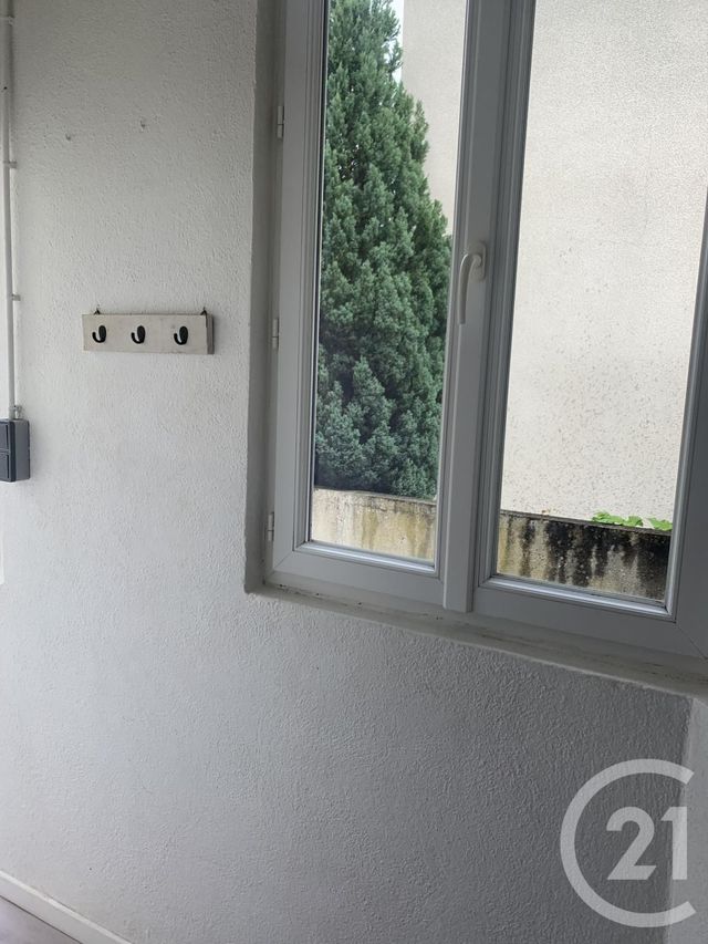 Appartement F2 à louer - 2 pièces - 36.5 m2 - MONTLUCON - 03 - AUVERGNE - Century 21 Pasquet Immobilier
