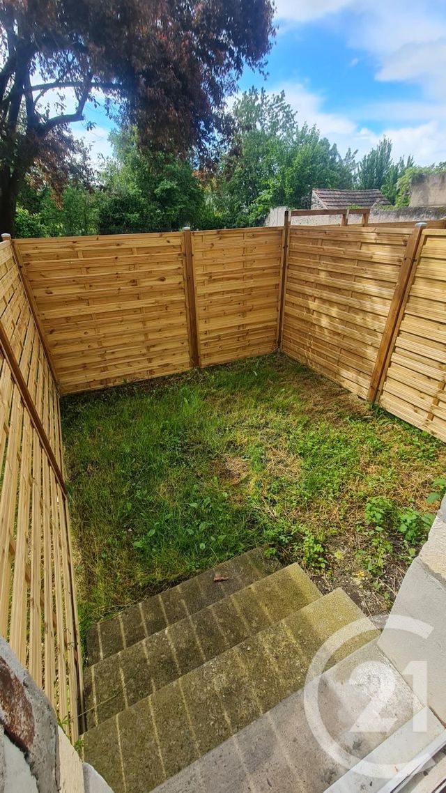 Appartement F4 à louer - 2 pièces - 27.36 m2 - MONTLUCON - 03 - AUVERGNE - Century 21 Pasquet Immobilier