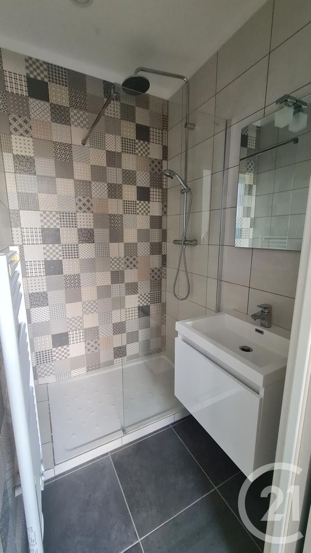 Appartement F4 à louer - 2 pièces - 27.36 m2 - MONTLUCON - 03 - AUVERGNE - Century 21 Pasquet Immobilier