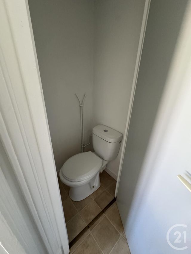 Appartement F1 à louer - 1 pièce - 27.3 m2 - MONTLUCON - 03 - AUVERGNE - Century 21 Pasquet Immobilier