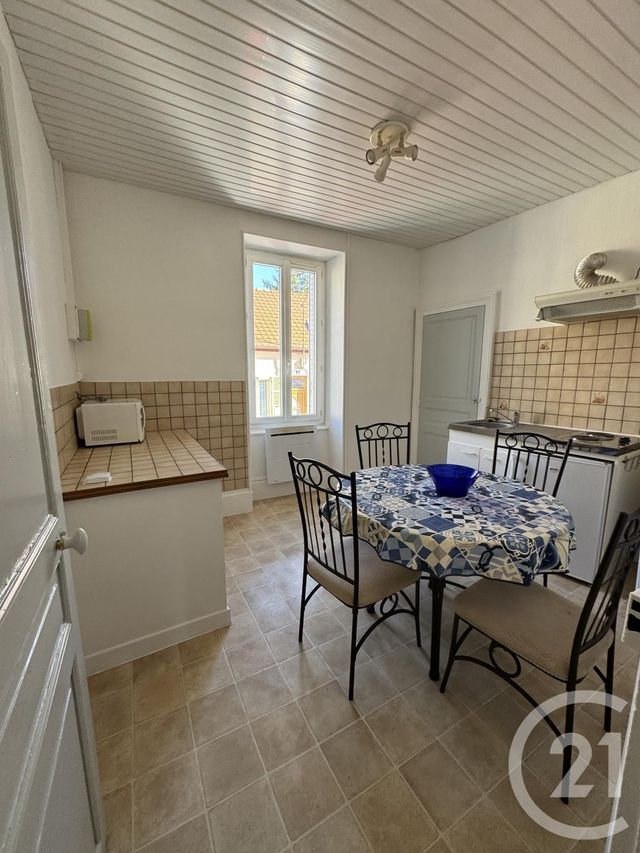 Appartement F1 à louer - 1 pièce - 27.3 m2 - MONTLUCON - 03 - AUVERGNE - Century 21 Pasquet Immobilier