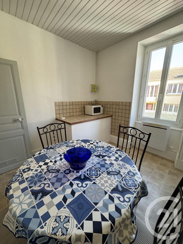 Appartement F1 à louer - 1 pièce - 27.3 m2 - MONTLUCON - 03 - AUVERGNE - Century 21 Pasquet Immobilier