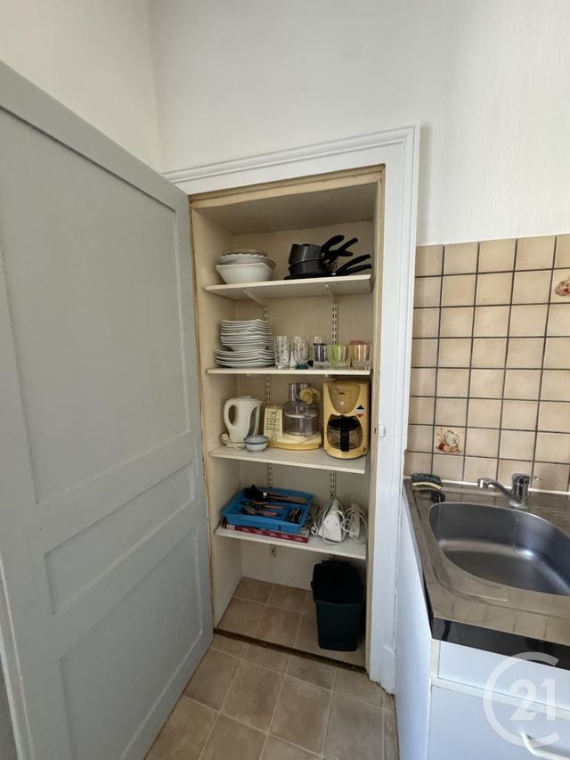 Appartement F1 à louer - 1 pièce - 27.3 m2 - MONTLUCON - 03 - AUVERGNE - Century 21 Pasquet Immobilier