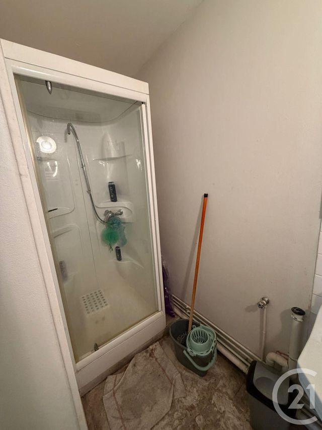 Appartement à vendre - 3 pièces - 53.81 m2 - MONTLUCON - 03 - AUVERGNE - Century 21 Pasquet Immobilier