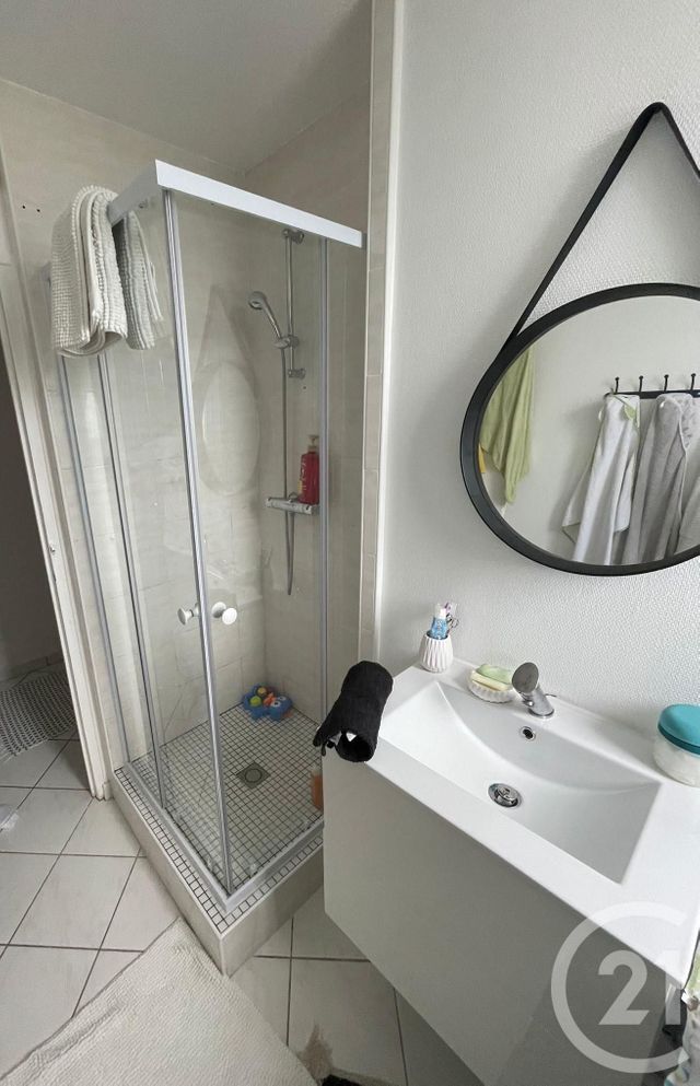 Appartement F3 à vendre - 3 pièces - 66.2 m2 - MONTLUCON - 03 - AUVERGNE - Century 21 Pasquet Immobilier