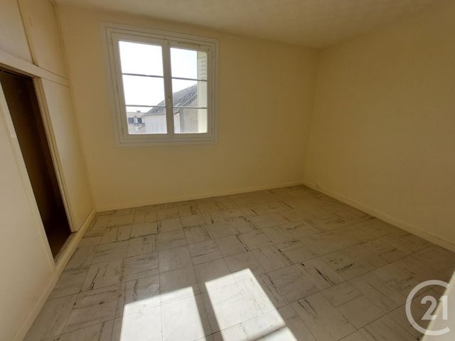 Appartement F4 à vendre - 4 pièces - 56.8 m2 - MONTLUCON - 03 - AUVERGNE - Century 21 Pasquet Immobilier