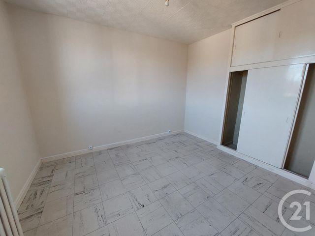 Appartement F4 à vendre - 4 pièces - 56.8 m2 - MONTLUCON - 03 - AUVERGNE - Century 21 Pasquet Immobilier