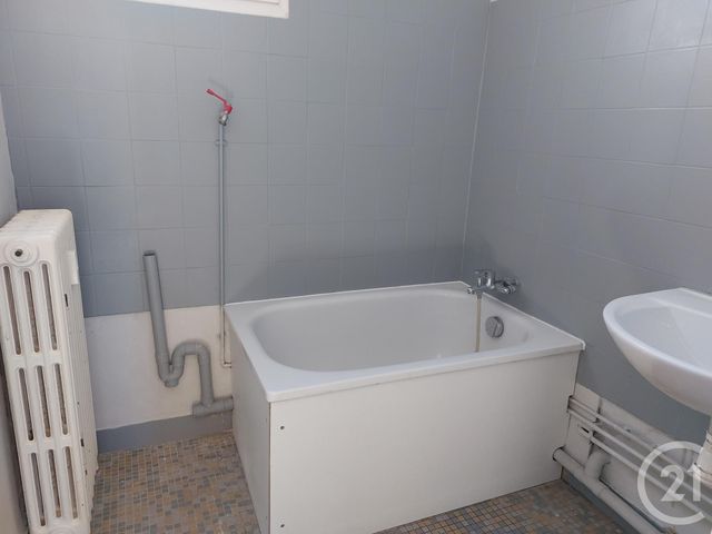 Appartement F4 à vendre - 4 pièces - 56.8 m2 - MONTLUCON - 03 - AUVERGNE - Century 21 Pasquet Immobilier