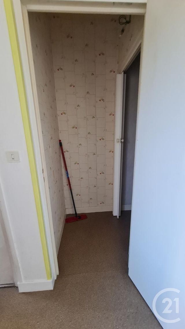 Appartement F1 à louer - 1 pièce - 34.88 m2 - MONTLUCON - 03 - AUVERGNE - Century 21 Pasquet Immobilier