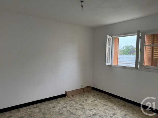 Appartement F3 à louer - 3 pièces - 55.0 m2 - COMMENTRY - 03 - AUVERGNE - Century 21 Pasquet Immobilier