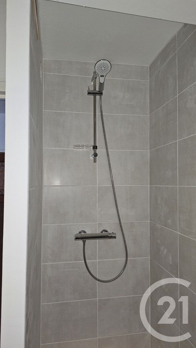 Appartement F2 à louer - 2 pièces - 40.3 m2 - MONTLUCON - 03 - AUVERGNE - Century 21 Pasquet Immobilier