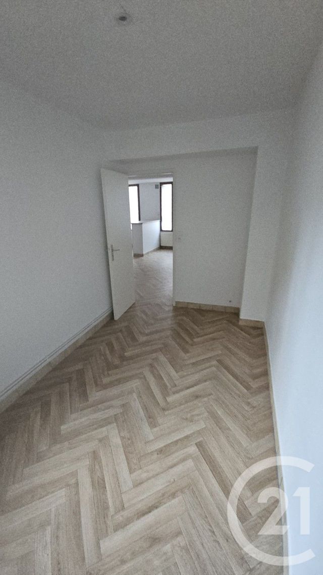 Appartement F2 à louer - 2 pièces - 40.3 m2 - MONTLUCON - 03 - AUVERGNE - Century 21 Pasquet Immobilier
