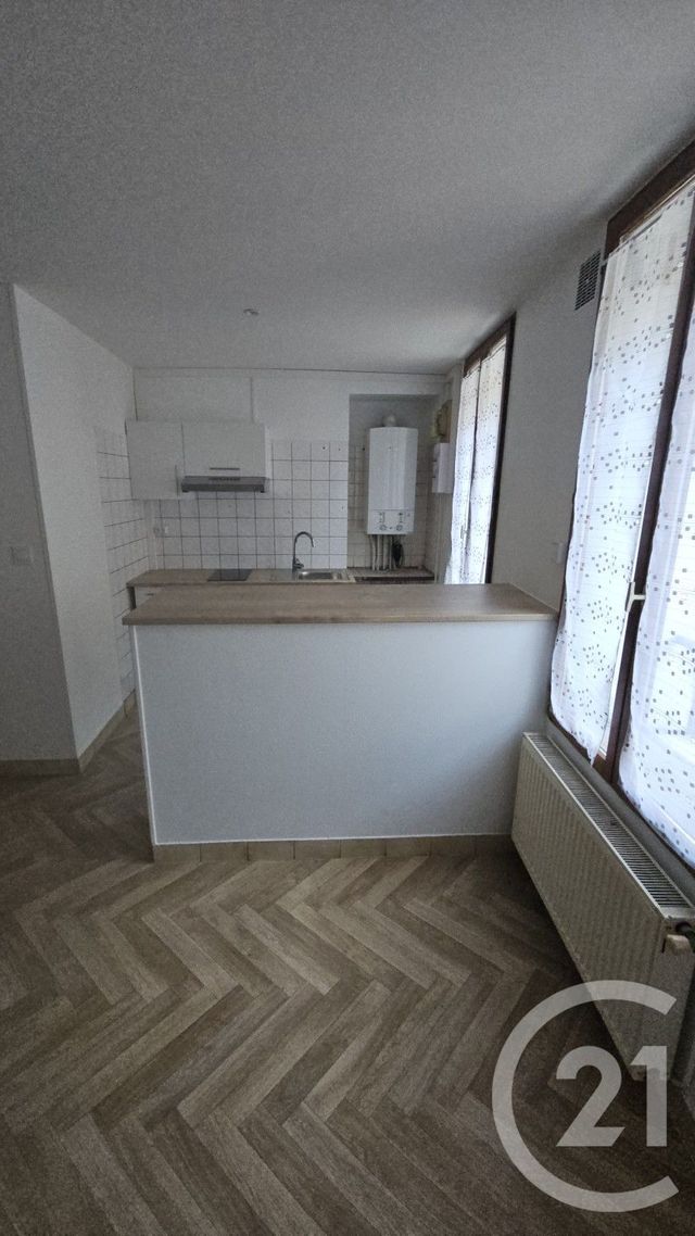 Appartement F2 à louer - 2 pièces - 40.3 m2 - MONTLUCON - 03 - AUVERGNE - Century 21 Pasquet Immobilier