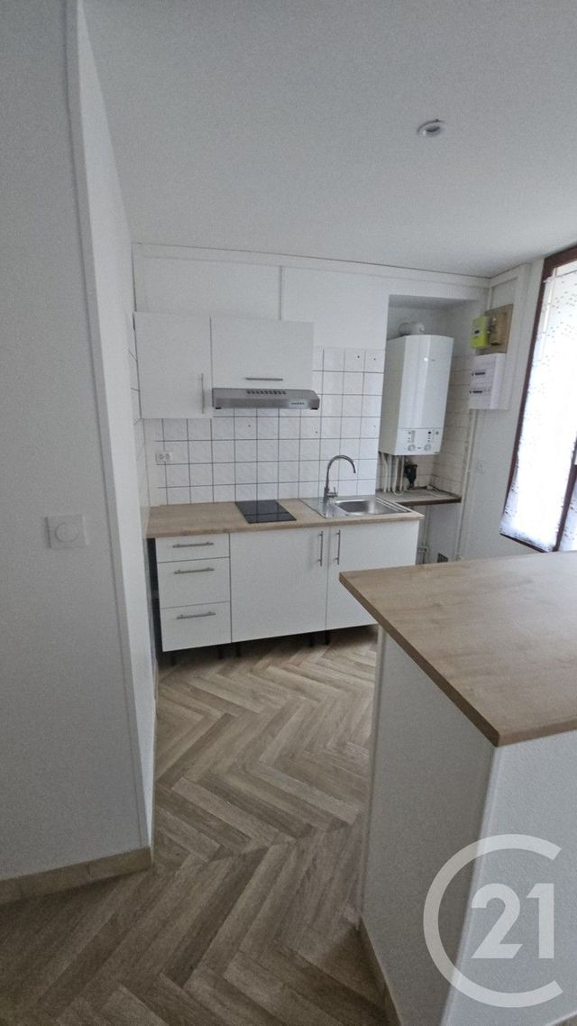 Appartement F2 à louer - 2 pièces - 40.3 m2 - MONTLUCON - 03 - AUVERGNE - Century 21 Pasquet Immobilier