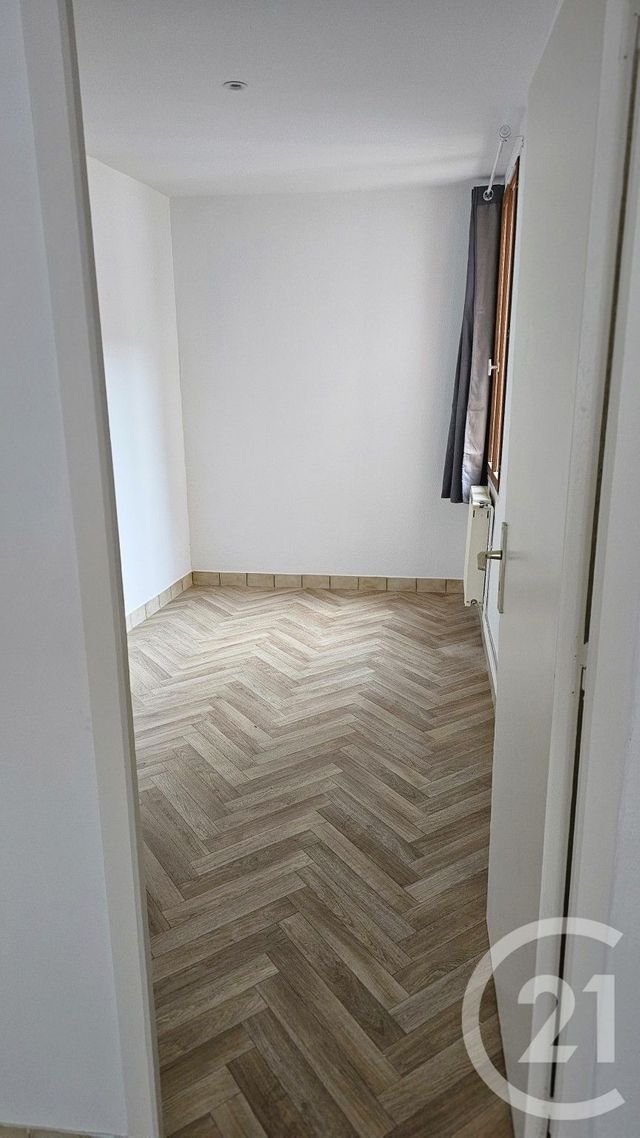 Appartement F2 à louer - 2 pièces - 40.3 m2 - MONTLUCON - 03 - AUVERGNE - Century 21 Pasquet Immobilier