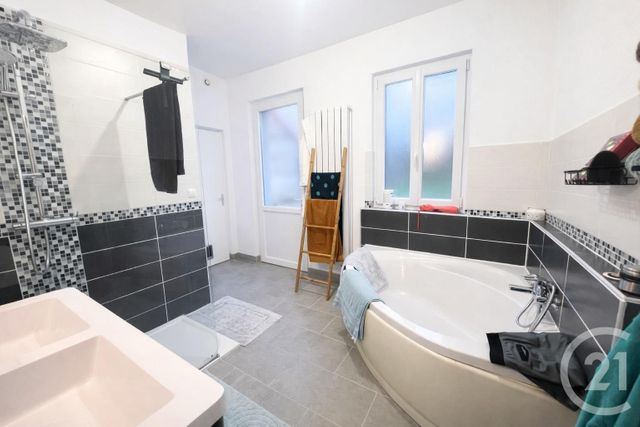 maison à vendre - 5 pièces - 170.0 m2 - MONTLUCON - 03 - AUVERGNE - Century 21 Pasquet Immobilier