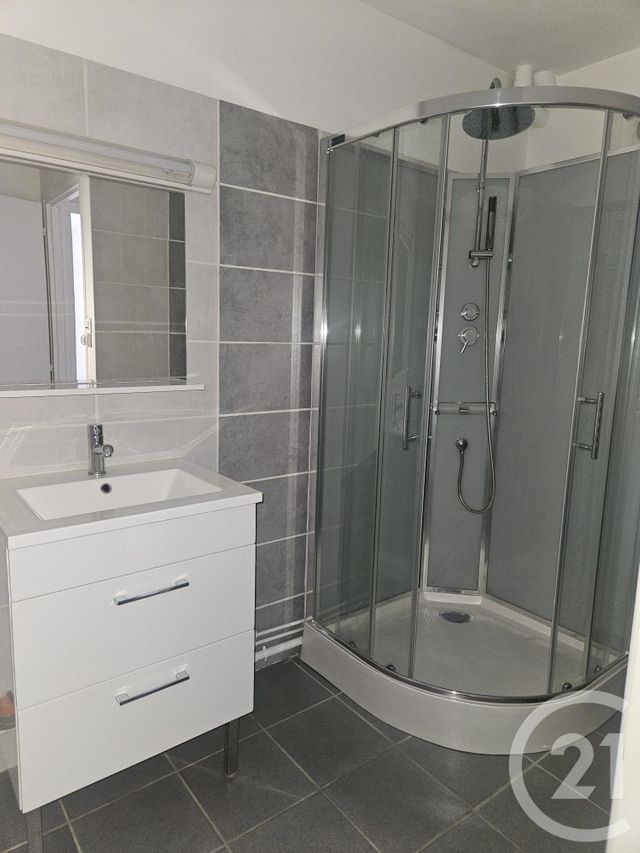 Appartement F2 à louer - 2 pièces - 50.75 m2 - MONTLUCON - 03 - AUVERGNE - Century 21 Pasquet Immobilier