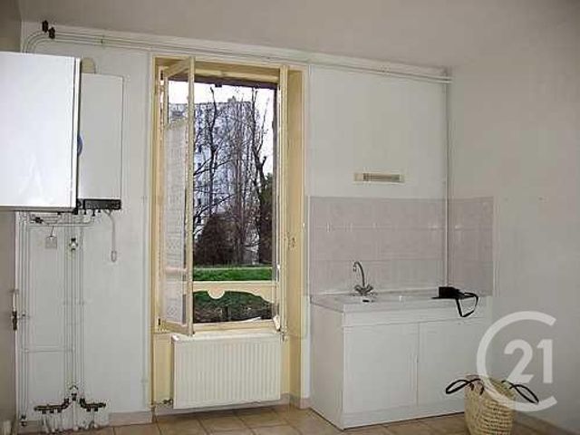 Appartement F3 à louer - 3 pièces - 56.8 m2 - MONTLUCON - 03 - AUVERGNE - Century 21 Pasquet Immobilier