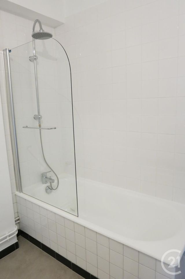 Appartement F2 à louer - 2 pièces - 49.0 m2 - MONTLUCON - 03 - AUVERGNE - Century 21 Pasquet Immobilier