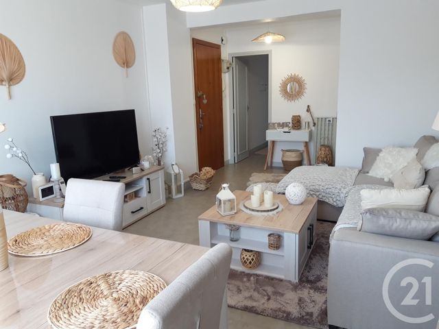 Appartement F2 à louer - 2 pièces - 49.0 m2 - MONTLUCON - 03 - AUVERGNE - Century 21 Pasquet Immobilier