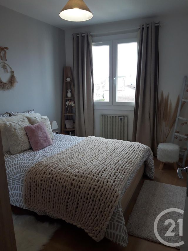 Appartement F2 à louer - 2 pièces - 49.0 m2 - MONTLUCON - 03 - AUVERGNE - Century 21 Pasquet Immobilier