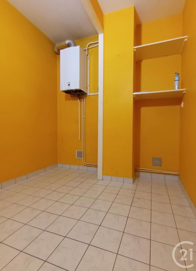 Appartement F3 à vendre - 3 pièces - 86.2 m2 - MONTLUCON - 03 - AUVERGNE - Century 21 Pasquet Immobilier