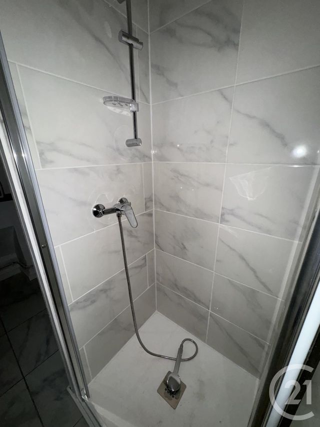 Appartement F3 à louer - 3 pièces - 63.02 m2 - MONTLUCON - 03 - AUVERGNE - Century 21 Pasquet Immobilier