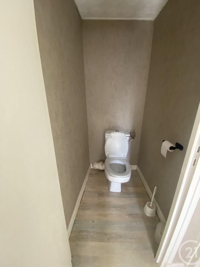 Appartement F3 à louer - 3 pièces - 63.02 m2 - MONTLUCON - 03 - AUVERGNE - Century 21 Pasquet Immobilier