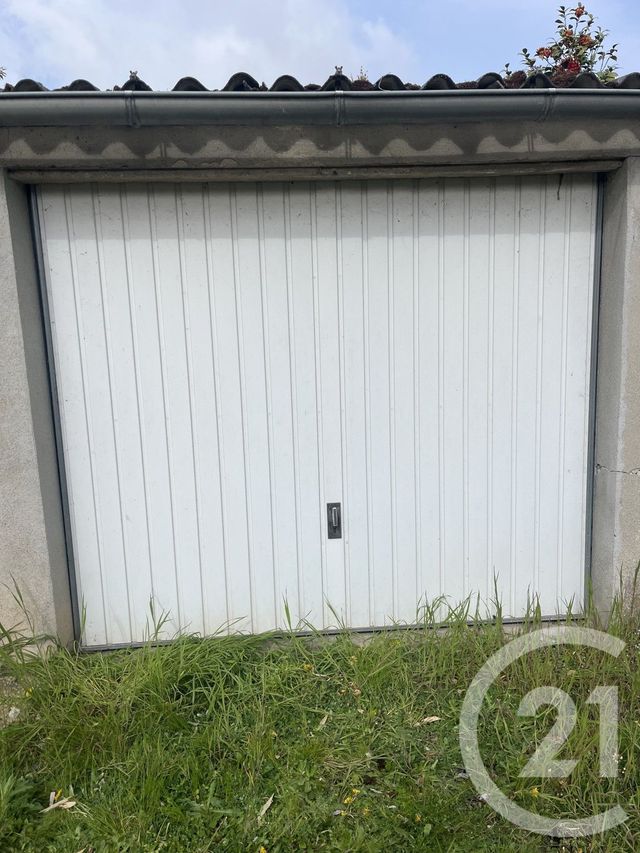 parking à louer - 12.0 m2 - MONTLUCON - 03 - AUVERGNE - Century 21 Pasquet Immobilier