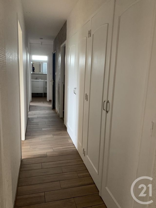 Appartement F4 à louer - 5 pièces - 95.73 m2 - MONTLUCON - 03 - AUVERGNE - Century 21 Pasquet Immobilier