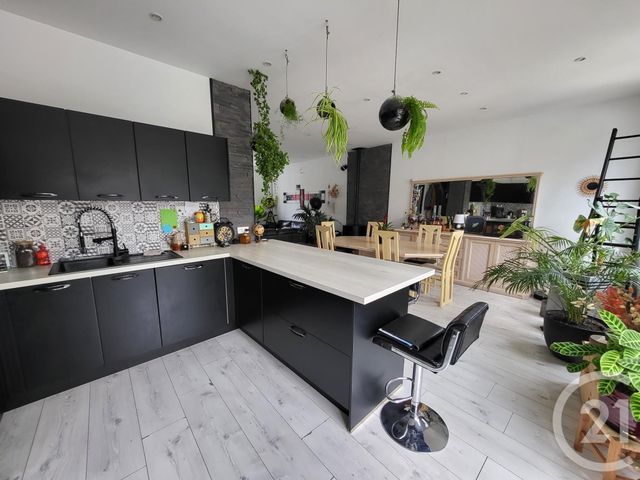 maison à louer - 4 pièces - 103.3 m2 - TREIGNAT - 03 - AUVERGNE - Century 21 Pasquet Immobilier