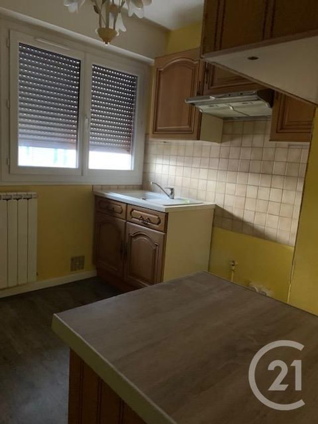 Appartement F3 à vendre - 3 pièces - 59.46 m2 - MONTLUCON - 03 - AUVERGNE - Century 21 Pasquet Immobilier