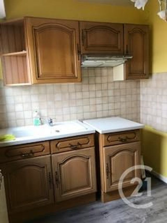 Appartement F3 à vendre - 3 pièces - 59.46 m2 - MONTLUCON - 03 - AUVERGNE - Century 21 Pasquet Immobilier