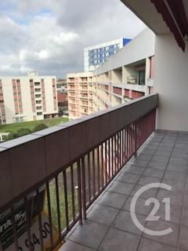 Appartement F3 à vendre - 3 pièces - 59.46 m2 - MONTLUCON - 03 - AUVERGNE - Century 21 Pasquet Immobilier