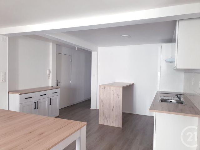 Appartement F2 à louer - 2 pièces - 49.8 m2 - MONTLUCON - 03 - AUVERGNE - Century 21 Pasquet Immobilier