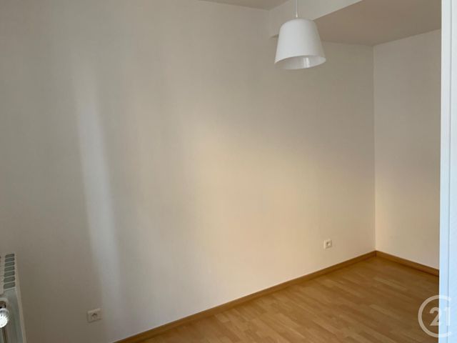 Appartement F2 bis à louer - 3 pièces - 71.38 m2 - MONTLUCON - 03 - AUVERGNE - Century 21 Pasquet Immobilier