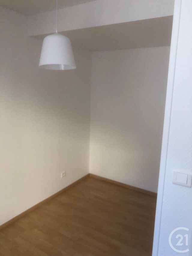 Appartement F2 bis à louer - 3 pièces - 71.38 m2 - MONTLUCON - 03 - AUVERGNE - Century 21 Pasquet Immobilier