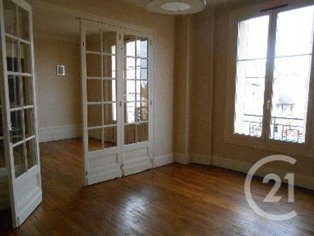 Appartement F3 à louer - 4 pièces - 75.0 m2 - MONTLUCON - 03 - AUVERGNE - Century 21 Pasquet Immobilier