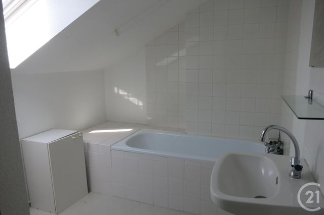 Appartement F3 à louer - 3 pièces - 44.63 m2 - MONTLUCON - 03 - AUVERGNE - Century 21 Pasquet Immobilier