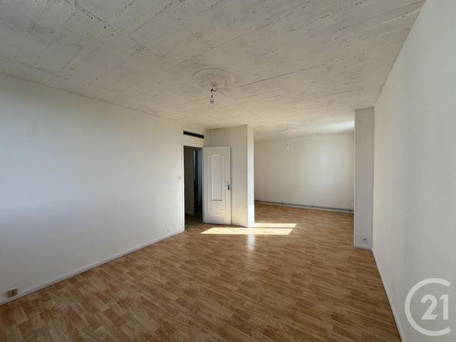 Appartement F3 à louer - 3 pièces - 69.13 m2 - MONTLUCON - 03 - AUVERGNE - Century 21 Pasquet Immobilier