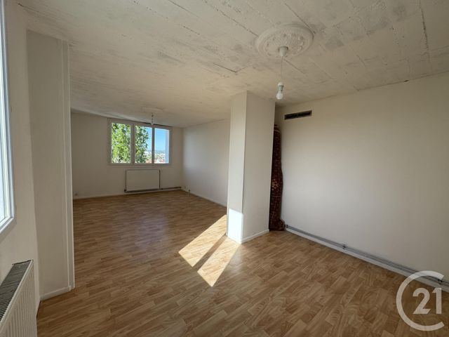Appartement F3 à louer - 3 pièces - 69.13 m2 - MONTLUCON - 03 - AUVERGNE - Century 21 Pasquet Immobilier