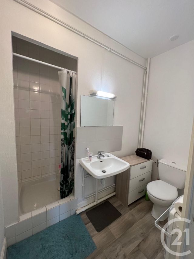 Appartement F1 à louer - 1 pièce - 22.0 m2 - MONTLUCON - 03 - AUVERGNE - Century 21 Pasquet Immobilier